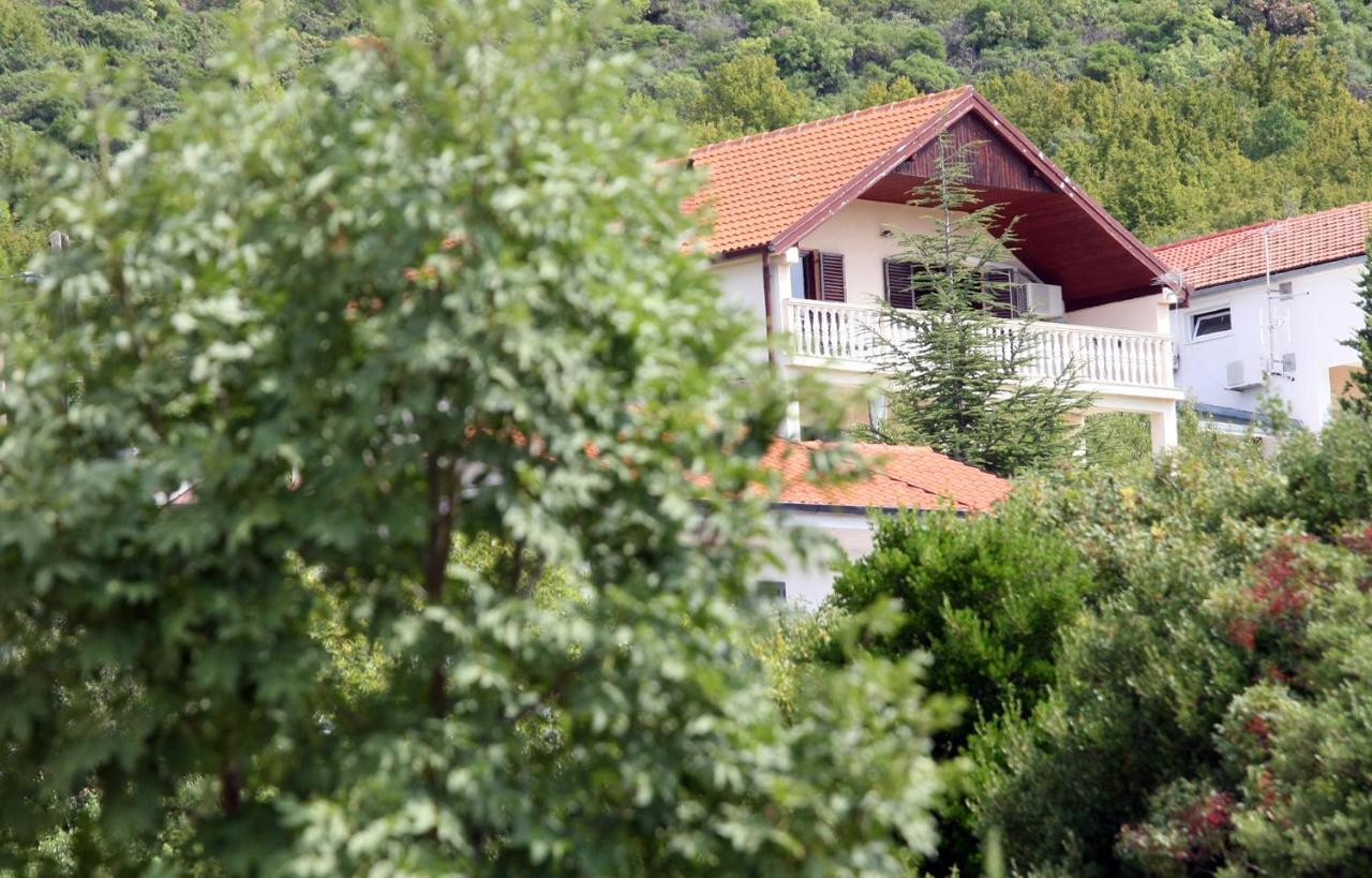 Apartments Mond Gornji Karin Kültér fotó