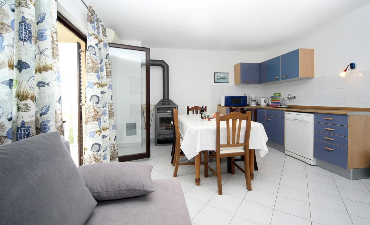 Apartments Mond Gornji Karin Kültér fotó