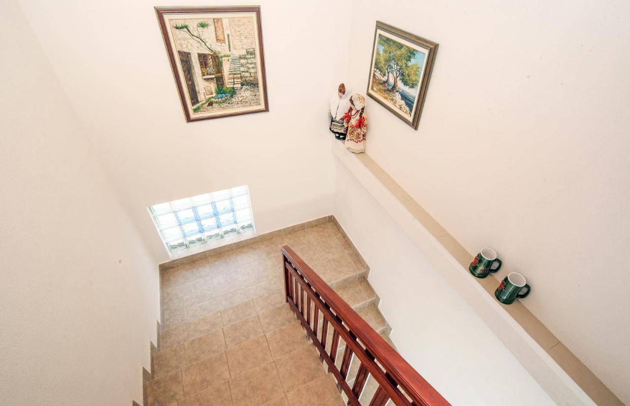 Apartments Mond Gornji Karin Kültér fotó